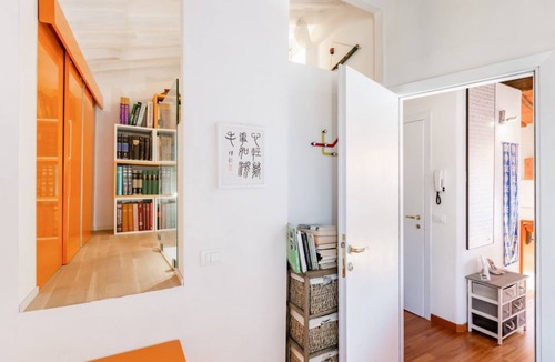 San Francesco Apartment | Piazza dei Cavalieri Orange Attic Apartment