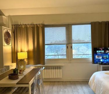 Milano 3 Apartment | Pieno Centro