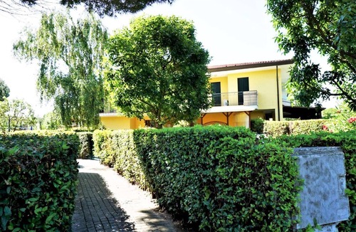 Caorle Villa | Pleasant One-Bedroom Villa with Pool