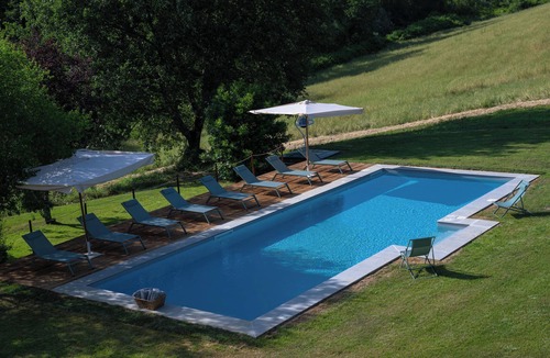 Buonconvento Villa | Podere Aiale - 7 En-Suite Bedrooms Private Pool 600-Hectare Wine Estate.