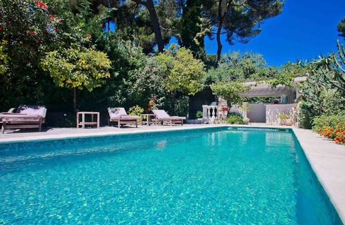 Cap-d'Antibes Villa | Prestige Luxury Villa in Cap d'Antibes overlooking the sea