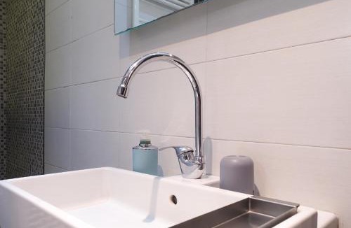 Ponte Seveso Apartment | PrimoPiano - Schiaparelli A Flat