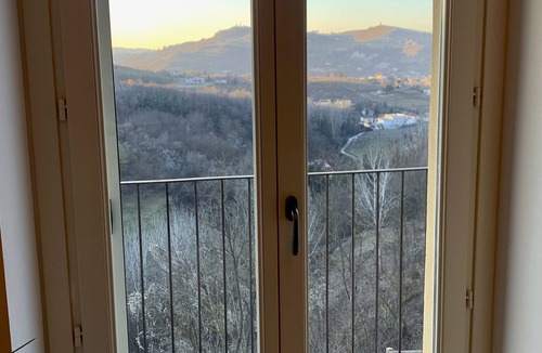 Canelli Villa | Private Villa. Heated pool. Outside bar, lounge, kitchen, audio. 5min Canelli.