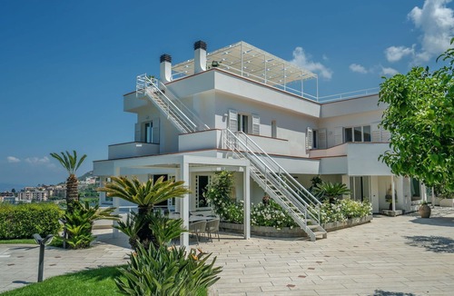 Vico Equense Villa | Private Villa with private pool, A/C, hot tub, WIFI, TV, terrace, panoramic view, close to Sorrento
