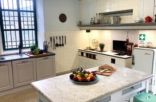 Massarosa House | Private Villa with WIFI, private pool, A/C, TV, veranda, panoramic view, close to Viareggio