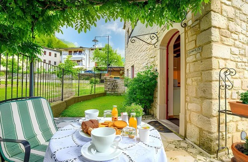 Miane House | Prosecco Hills Holidays: una fantastica casa con giardino e camino