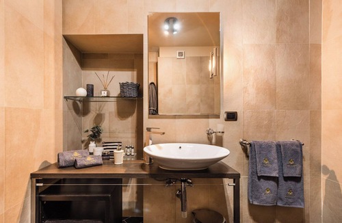Matraia Apartment | Raphael Brigth Apartment in Historical Villa in Lucca