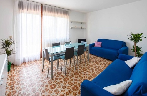 Santa Maria in Stelle Apartment | Refined Venice Lido Retreat with Terrace, Garden & Steps to the Beach