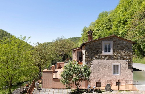 Villore Apartment | Relaxing Double Room Surrounded by Nature