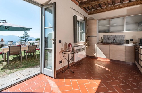 Matraia Apartment | Residenza Belvedere-Apartment with shared pool and gym near Lucca