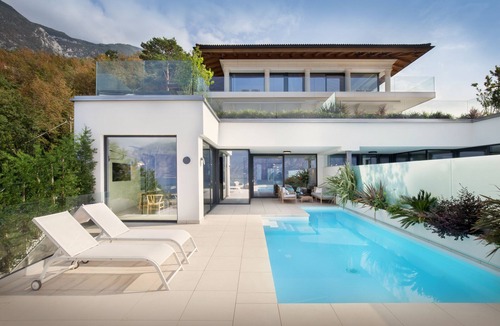 Malcesine Apartment | Residenza Dimora Privata With Pool