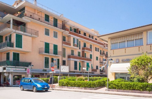 Marina di Campo Apartment | Riccardo in Marina di Campo, tastefully furnished, in a very central position, ideal for those who w