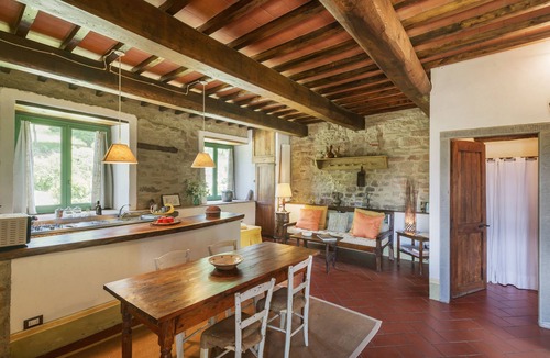 Londa House | Romantic apartment in villa with swimming pool in Chianti Rufina