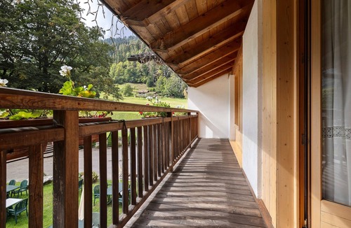 Caderzone Terme Apartment | Room 'Camera Doppia-quadrupla N 6' with Mountain View, Shared Garden and Wi-Fi
