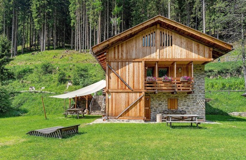 Rabbi Apartment | Room 'Camera Polinar' with Mountain View and Shared Garden