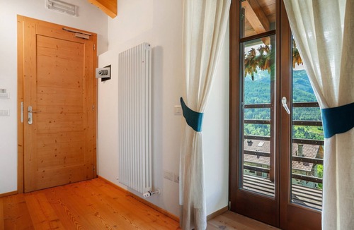 Sant'Orsola Terme Apartment | Room 'Lagemma-stanza Dei Mirtilli' with Mountain View, Shared Garden and Wi-Fi