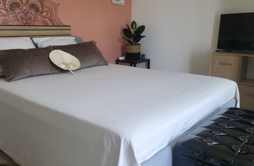 Saint Pierre de Feric Bed & Breakfast | Room N°1 Privée & SDB｜Villa au Calme & Parking - Chez Benny