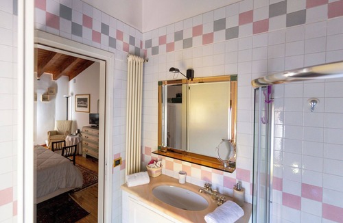 Bassano del Grappa Bed & Breakfast | Rosy25 - Rooms with pool | Relaxation & atmosphere in Bassano
