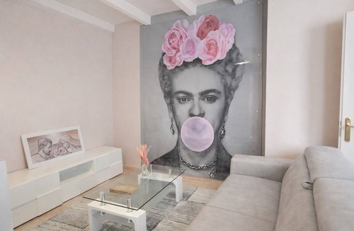 Castelnuovo Magra Apartment | SAKURA, Borgo Al Sole, Smart Working, Nature and Relaxation Jakuzi private