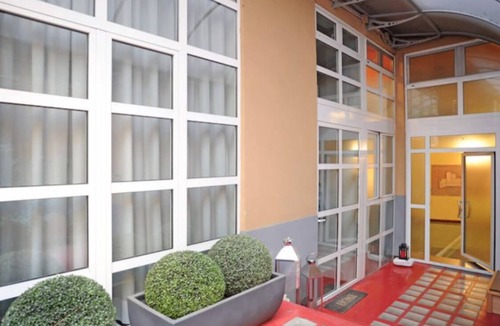 Bullona House | SANITIZED. Relax in fabulous Loft with indoor pool