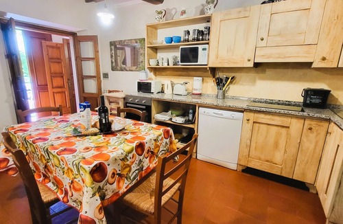 Barga Villa | Santa Maria, Barga, Private Pool, WIFI, sleeping 6+1