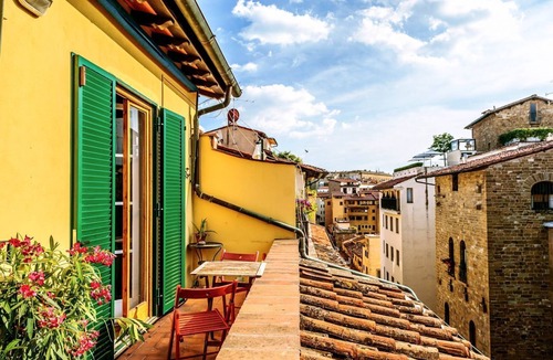 San Giovanni Apartment | Santo Stefano Penthouse: at Ponte Vecchio for 4 people with 2 terraces