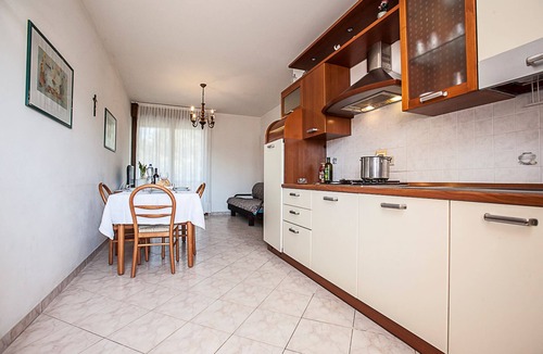 Rosapineta Apartment | Seaside happiness flat and shared pool in Rosolina