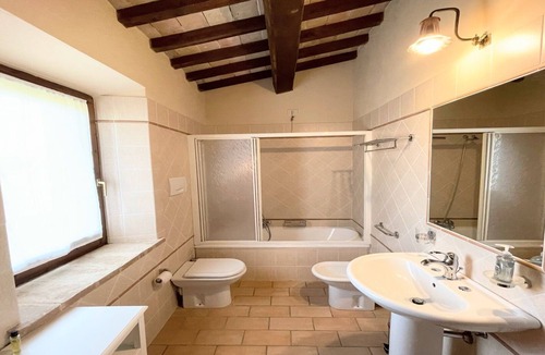 Limiti Villa | sleeps 11 - Huge charming Italian villa & Pool - aircon - wifi