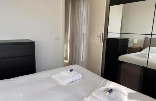 Precotto Apartment | Smart Apartment with indoor Pool, Wifi by Kibilù Affitti Brevi