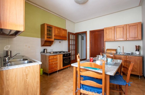 Mologno Apartment | Sol Apartment in the heart of Barga.