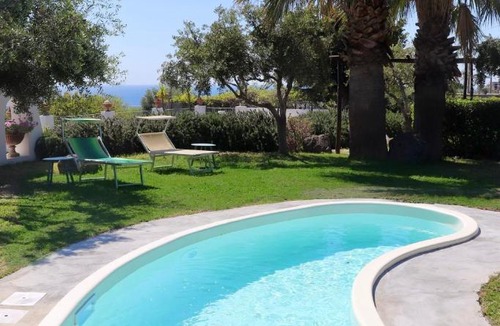 Panza Bed & Breakfast | Sorgeto Garden