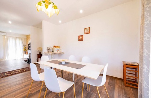Montesilvano Villa | Spacious and charming 90-square-meter villa with a large garden of approximately 200 square meters equipped with a barbecue, perfect for five people and four-legged friends.The property is located in a very quiet area of ​Montesilvano, perfect for e