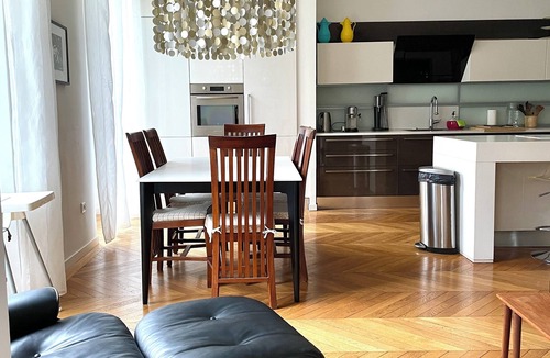 Jean-Medecin Apartment | Spacious charming 2 bedrooms, garden view, golden quarter, 5 min walk to beach