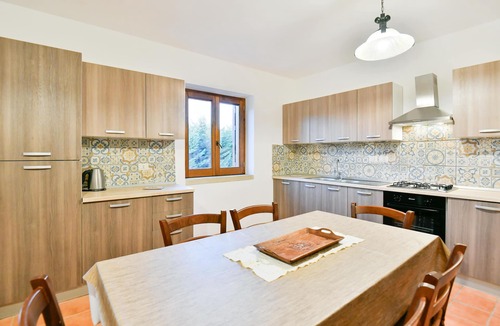 Castellabate Apartment | Spacious Elegant 3-Bedrooms with Stunning Sea Views Apartment Sauco