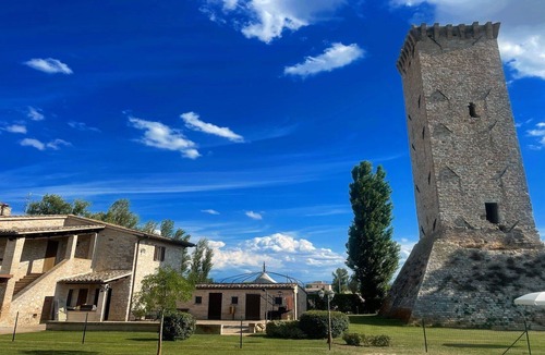 Limiti Villa | Spello By The Pool - Sleeps 11 with large private pool, meditation park - exc
