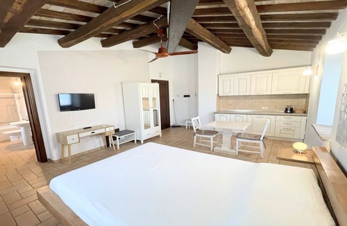 Limiti Villa | Spello By The Pool - Sleeps 11 - wifi, air con, pool for your exclusive use !