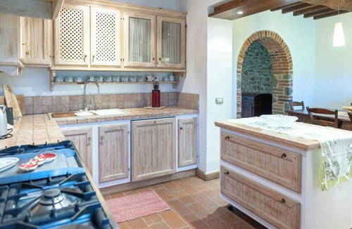 Panicale House | Stone villa overlooking Panicale vineyards