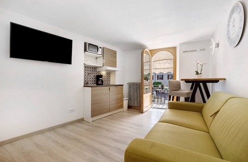 Pieve House | Studio Apartment 'Casa Ciarii 2' with Mountain View, Private Terrace and Wi-Fi