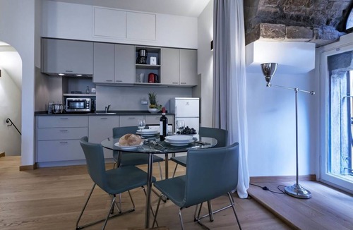 Oltrarno Apartment | Studio apartment in the Tower near the ponte Vecchio