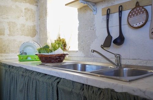 L'Assunta Apartment | Studio Apartment "La Casa Di Marta" with Shared Garden & Wi-Fi