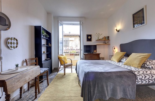 San Niccolo Apartment | Studio apartment with a Balcony next to the PONTE VECCHIO