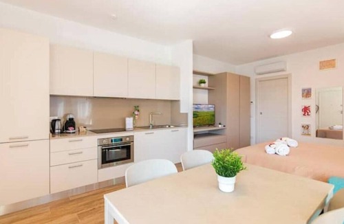 Pisa Apartment | Studio Apartment with Double Balcony - 900 m from Tower, Private Park
