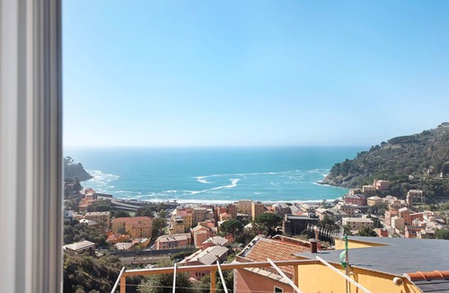 Bonassola Apartment | Studio "Serra Monolocale" with Terrace and Air Conditioning