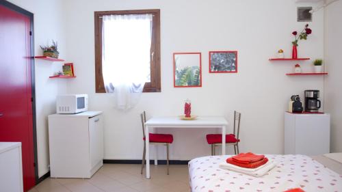 Montagnana Apartment | Studio-Sleeps 2-AirCon-Town Centre-Free Parking