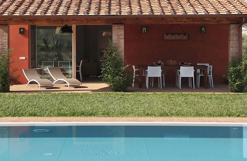 Cascine-La Croce Villa | Stunning private villa with WIFI, private pool, A/C, TV, veranda and panoramic view, close to Lu.