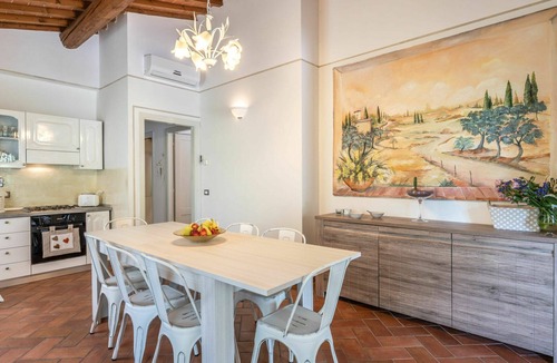 Montevarchi Villa | Stunning private villa for 12 guests with WIFI, hot tub, A/C, private pool and TV