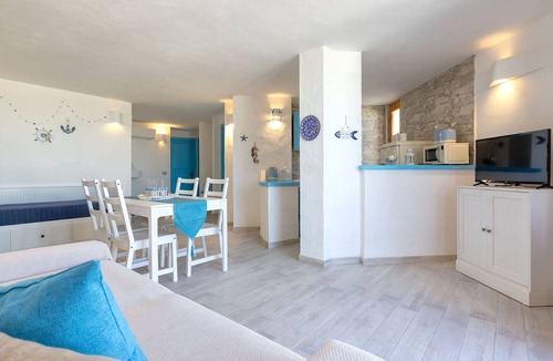 La Ciaccia House | Stunning private villa for 10 guests with A/C, WIFI, TV and patio