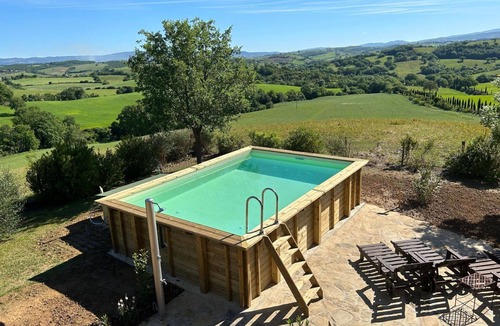 Cinigiano House | Stunning private villa with WIFI, private pool, A/C, TV, patio, pets allowed and panoramic view