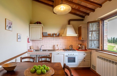 Montaione Villa | Stunning private villa for 26 people with WIFI, private pool, TV and pets allowed