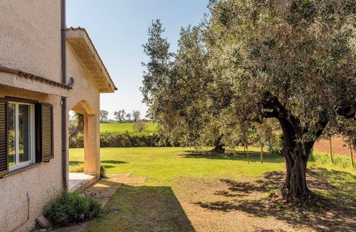 Tarquinia Villa | Stunning private villa for 8 people with WIFI, terrace and pets allowed